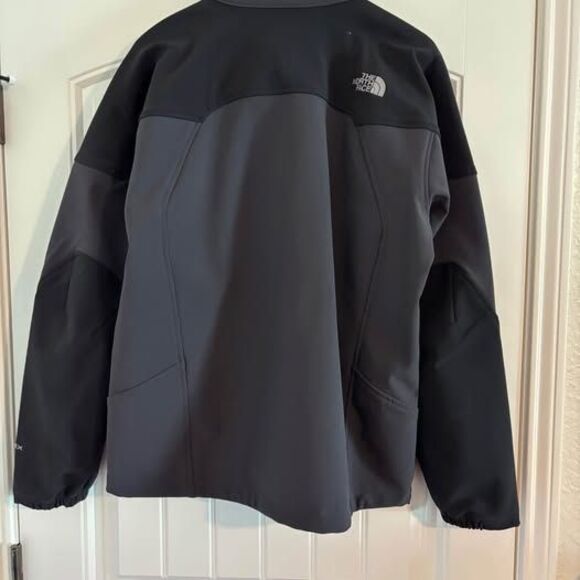 Men’s North Face Soft Shell Jacket - Picture 3 of 6